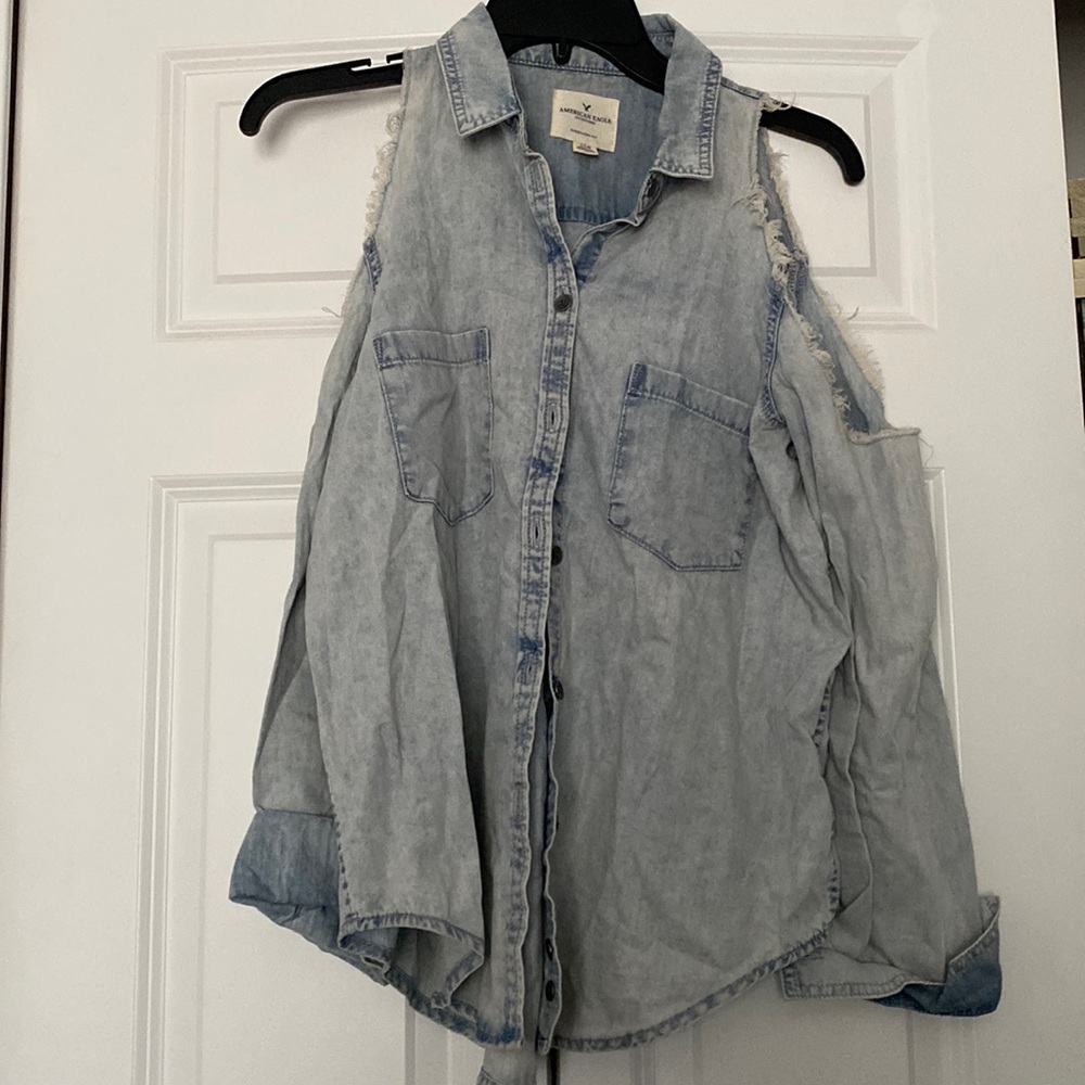 Cold shoulder denim top